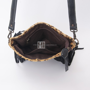 Bolso Bandolera de Cuero Sintético Estilo Boho con Diseño Floral y Compartimento Oculto para Portar Objetos - Product Image 4