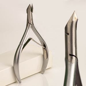 Coupe-ongles professionnel de qualité salon avec poignée antidérapante, outil en acier inoxydable durable pour les soins des ongles des doigts et des orteils - Product Image 3