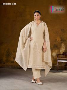 Colección de Kurti-Pant y Dupatta de Algodón Tejido a Mano con Bordado, Aspecto Elegante, la Mejor Tela, Fabricante de la India - Product Image 3