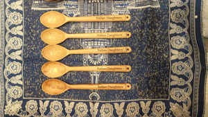 Cuillère en bois de hêtre lisse Ensemble d'ustensiles Comfort Grip Spatule antiadhésive Turner Skimmer Fourchette pour le service et les fêtes - Product Image 5