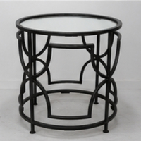 Table basse ronde moderne avec plateau en verre trempé et structure en fer forgé, meuble de salon contemporain, accent décoratif