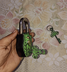 Candado de Latón con Forma de Pájaro Vintage, Cerradura Decorativa de Metal Antigua con Acabado Verde, Diseño Ornamentado de Pájaro, Llaves de Esqueleto - Product Image 2