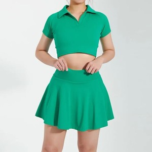 Nouvel ensemble de tennis vert pour femme : crop top et jupe, anti-humidité, manches courtes, ajusté, vêtement d'été, jupe de sport imprimée avec logo - Product Image 3