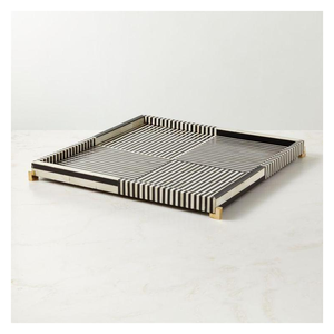 Bandeja Decorativa de Resina con Incrustaciones Ópticas de Píxeles, Hecha a Mano en Blanco y Negro con Asas Doradas para Uso en el Hogar y la Cocina - Product Image 1