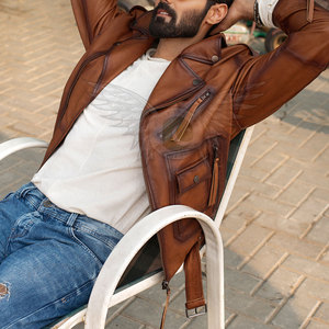 Chaqueta de cuero de alta gama para hombre, estilo casual urbano, estilo de cuero suave, chaqueta de cuero PU de moda para invierno, en venta en línea. - Product Image 2