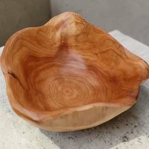 Bol de service décoratif en bois d'acacia multicolore au design classique et à la forme unique pour table à manger - Product Image 2