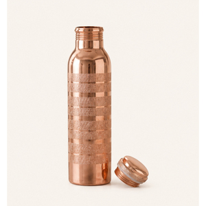 Botella de Agua de Cobre Puro con Elegante Diseño a Rayas, Hecha a Mano, para Ayurveda, Yoga, Gimnasio y Oficina - Product Image 1