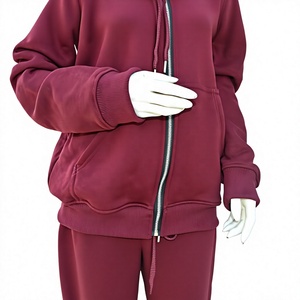 Ensemble de survêtement 2 pièces pour femme, couleur bordeaux, coupe classique, en polyester/coton épais, collection automne, fournisseur OEM de marque privée - Product Image 1