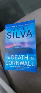 Una muerte en Cornwall de Daniel Silva, libro en tapa blanda, éxito de ventas para adultos - Product Image 3