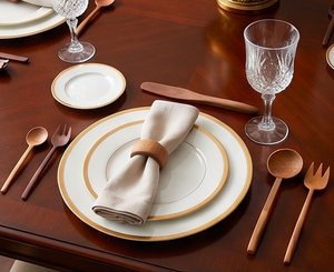 Juego de cubiertos de madera de diseño minimalista con acabado mate, utensilios de cocina duraderos para uso en catering y camping. - Product Image 3