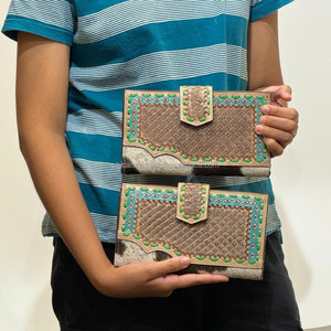 Cartera de mano de cuero tallada a mano personalizada, Cartera de cuero de vaca occidental, Cartera de tarjetas de Color turquesa Vintage, regalo para ella - Product Image 3