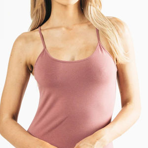 Débardeur long pour femme en coton premium 92% avec encolure camisole, ourlet arrondi et bretelles fines, couleur Cranberry Ice - Product Image 6