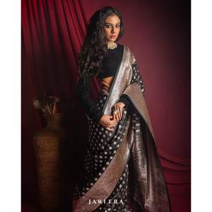 TRADICIONAL BANARASI SUAVE SEDA TEJIDO TRABAJO SAREE CON BLUSA SIN COSTAR NEGRO - Product Image 1