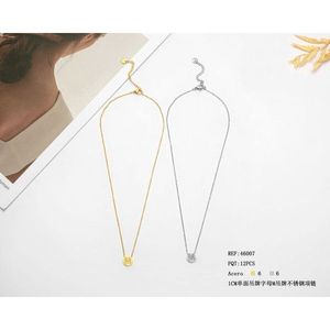 Collana con Ciondolo Lettera M in Acciaio Inossidabile Placcato Oro, Stile Minimalista, Gioielli Unisex alla Moda - Product Image 3