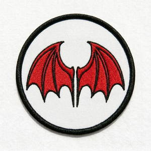 Parche Termoadhesivo Bordado a Máquina de Calavera Personalizada con Corona Dorada, Logotipo Royal King Death, Emblema para Coser, Venta al por Mayor para Ropa y Bolsos - Product Image 3