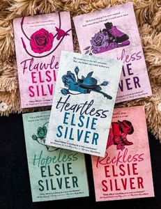Set de 5 Libros: Powerless, Powerful, Reckless, Fearless, Hopeless. Fantasía, Romance. Alta Calidad. Tapa Blanda para Adultos. - Product Image 1