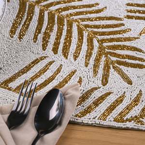 Napperon de table doré et blanc perlé à la main pour Thanksgiving – Design élégant perlé pour tables à manger - Product Image 1