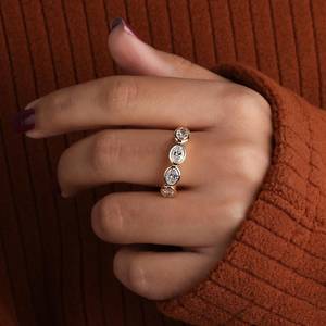 Anillo apilable de diamantes cultivados en laboratorio con corte ovalado para mujer, oro macizo de 14 quilates, regalo de compromiso moderno y sorpresa para novias - Product Image 3