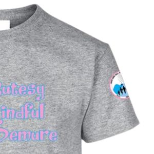 เสื้อยืดคอกลมแขนสั้นสีเทาสำหรับเด็กวัยหัดเดินพร้อมดีไซน์กราฟิกสำหรับโรงเรียนอนุบาล เสื้อผ้าสวมใส่สบายทุกวัน - Product Image 5