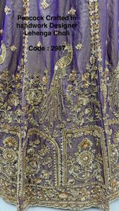 Dhwaja Export Heavy Designers pour Lehenga Choli de mariage traditionnel en soie, avec travail manuel et motif paon - Product Image 5