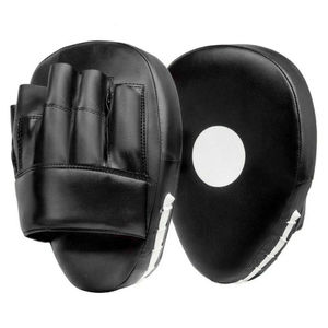 Kit de pads de frappe MMA et Muay Thai noir pour entraînement de karaté, pads de concentration et sacs de frappe pour sparring - Product Image 1