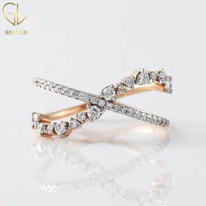Bague croisée, alliance en X, bague pavée de moissanite, demi-alliance en or rose 18 carats avec diamants taille ronde - Product Image 1