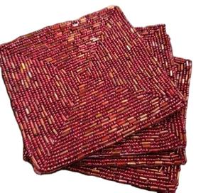 Juego de 4 Posavasos Redondos Bordados a Mano con Cuentas Rojas Extravagantes, Más Vendidos para Decoración de Mesa - Product Image 1