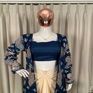 VASTRA COTTAGE Blouse Koti en soie Banglori avec broderie de sequins et jupe, entièrement cousue, taille unique, tenue ethnique élégante - Product Image 4