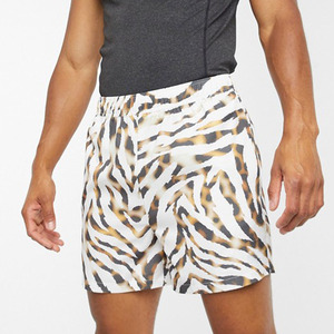Diseño de ropa informal transpirable para exteriores, cómodo y personalizado para hombres, pantalones cortos de poliéster con logotipo personalizado. - Product Image 1