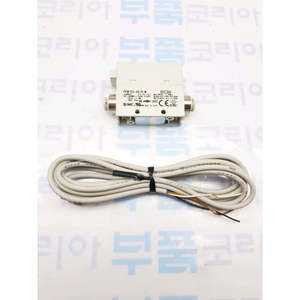 Interrupteur de débit numérique SMC Pneumatics PFM725-C6-D-MN affichage bicolore - Product Image 3