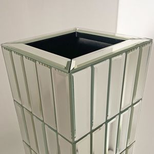 Vaso da terra moderno in alluminio argentato da 76 cm (29,92 pollici) con cubo in vetro per decorazioni domestiche, fiori secchi e accenti a specchio - Product Image 5