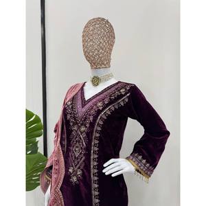 Ensemble de costume de fête violet RTC taille XL avec bordure en dentelle, fil et paillettes pour un look élégant 1500g - Product Image 1