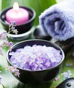 Cristaux de sel de bain détoxifiant à la lavande de l'Himalaya, pure essence, pierre sculptée, design moderne, huile aromatique apaisante, sachet refermable - Product Image 4