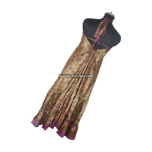 Robe longue bohème en tissu de soie sari vintage indien pour femme, vente en gros en ligne, prix de gros, couleurs assorties, taille unique - Product Image 2