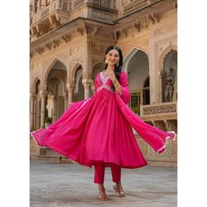 Belle fête porter haut-bas et Dupatta ensemble taille XL look élégant - Product Image 2