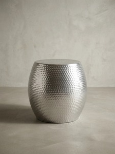 Mesa de Centro Redonda Moderna Home Poetry con Acabado Martillado, 42 cm de Diámetro, Muebles de Sala de Estar, Diseño Contemporáneo - Product Image 1