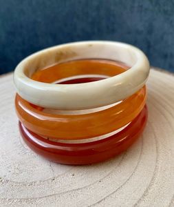 H A craft. ผู้หญิงใสแวววาวสีทองประดับมุกลายดอกไม้กำไลข้อมือเรซิ่นลายดอกไม้-ดีไซน์คู่รักคลาสสิกสำหรับงานปาร์ตี้ - Product Image 5
