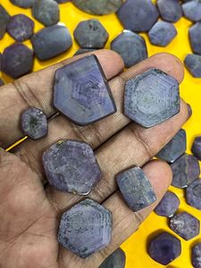 Rubi Natural Trapiche en Rodajas, Corte Hexagonal, Certificado por Terceros para la Fabricación de Joyas, Como se Muestra en la Imagen - Product Image 1