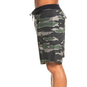 Shorts d'été pour hommes, résistants, écologiques, fabriqués au Pakistan, imprimés camouflage. - Product Image 4