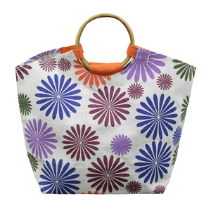 Sac de plage en jute exclusif, élégant et tendance, style très prisé, imprimé floral multicolore sur toute la surface, avec poignée ronde en rotin - Product Image 1