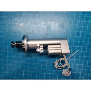 Cylindre pneumatique compact SMC US18710, utilisé comme pièce détachée pour équipement semi-conducteur Legacy, état actuel. - Product Image 2