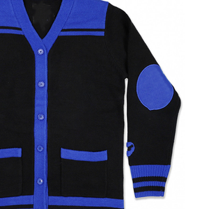 Cardigan pour femme ZPB Style Soro, tricot personnalisé bleu et noir, col en V, boutonné, broderie de lettres grecques, style universitaire - Product Image 3