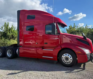 รถบรรทุกหัวลากมือสองปี 2021 ยี่ห้อ Volvo VNL64T760 แบบมีห้องนอน พร้อมส่ง - Product Image 1
