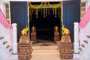 Dernier Kanyadanam Mandapam pour les mariages du sud de l'Inde Magnifique mariage Mandap Design Royal Fusion Wedding Mandap Cum Stage Setup - Product Image 3