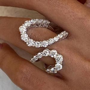 Anillo Abierto con Diamantes de Corte Redondo en Oro Blanco Sólido, Anillo de Diamantes de Lujo, Anillo Moderno, Joyería Fina - Product Image 1