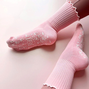 Calcetines Deportivos Heart Grip, Antideslizantes, de Algodón Elástico, Transpirables, Cómodos, para Yoga, Pilates, Fitness, Modernos, para Entrenamiento en Interiores - Product Image 3