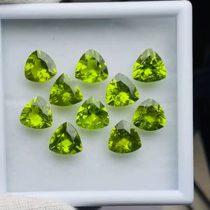 เพอริดอทดิบคุณภาพ AAA ทรงทริลเลียน 10 เม็ด คุณภาพดี มีความเงางามและสีสวยงาม เหมาะสำหรับการขัดและเจียระไน - Product Image 2