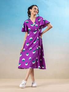 เดรสผู้หญิงแขนระบายทรงเอวธรรมชาติ ลายดอกไม้ คอวี ความยาวปานกลาง เหมาะสำหรับฤดูร้อน เป็นมิตรต่อสิ่งแวดล้อม - Product Image 5