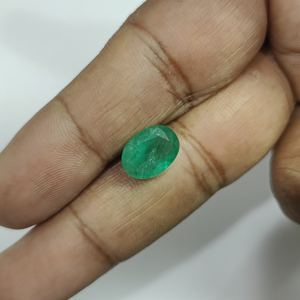 มรกตสีเขียวรูปไข่ 3.59 กะรัต จากพลอยแซมเบีย - Product Image 1