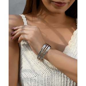 Brazalete Elegante Abrible de Alta Calidad Meera Jaipur - Product Image 2